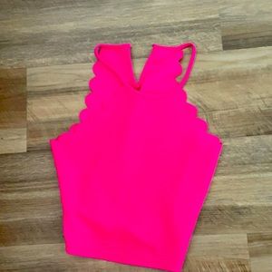 Super cute and comfortable pink crop top!! Worn twice.
